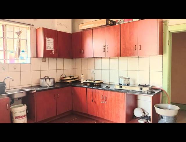 4 BEDROOM HOUSE FOR SALE IN LORENTZVILLE